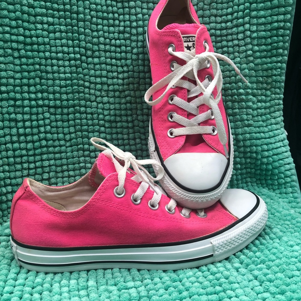 Converse Pink Low Top Sneakers with White Toe Cap Women’s Size 8